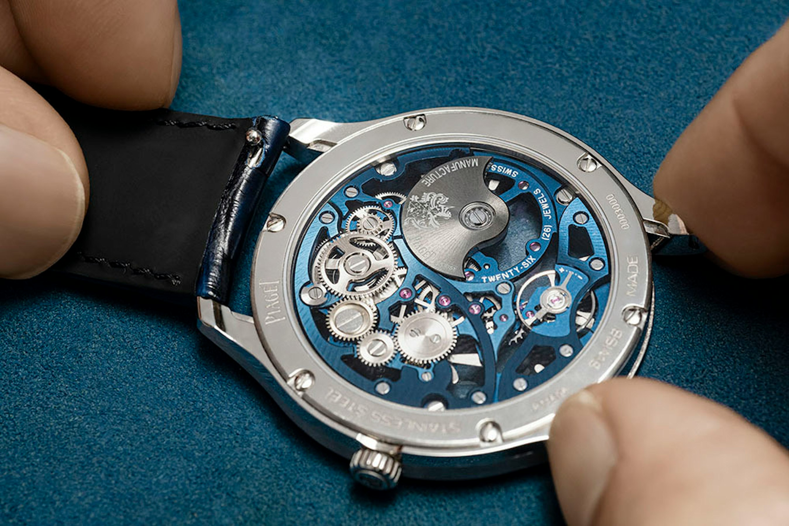 Piaget_Polo-Skeleton-blue_savoir-faire-1_210201_154003.jpg